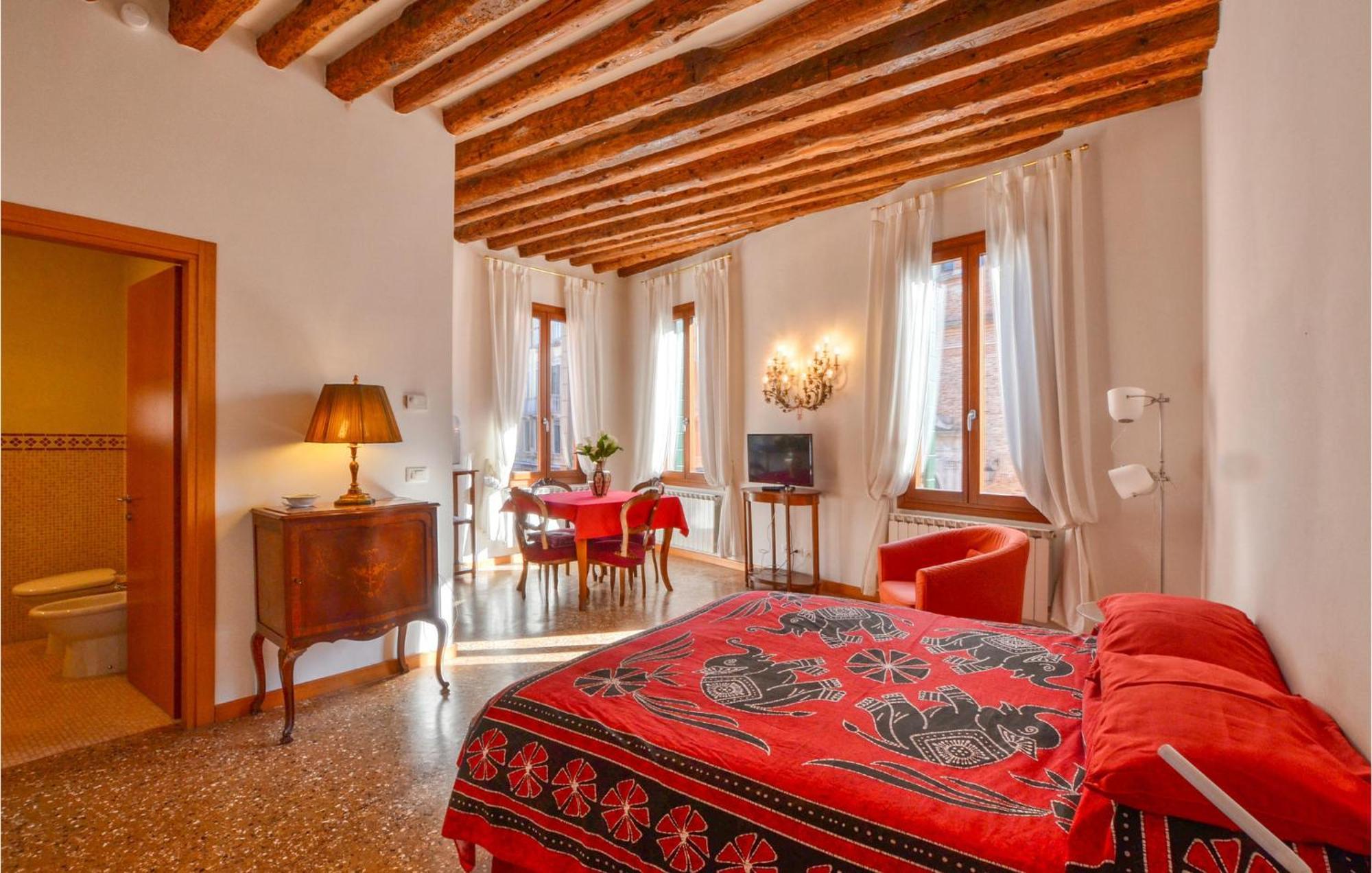 Stunning Apartment In Venezia With Kitchenette Exteriör bild