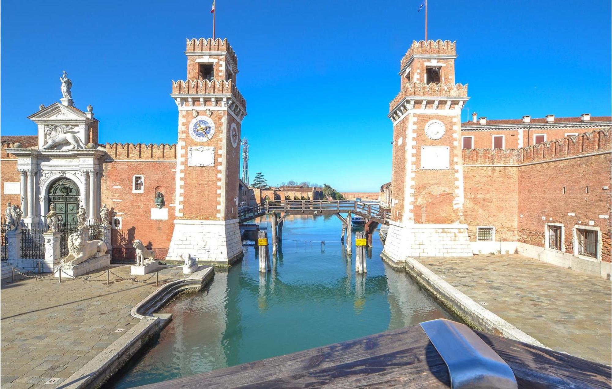 Stunning Apartment In Venezia With Kitchenette Exteriör bild