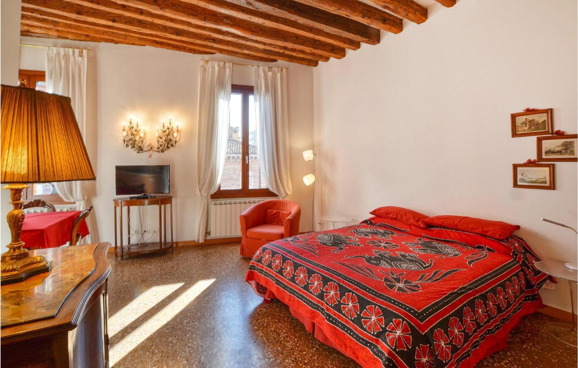 Stunning Apartment In Venezia With Kitchenette Exteriör bild