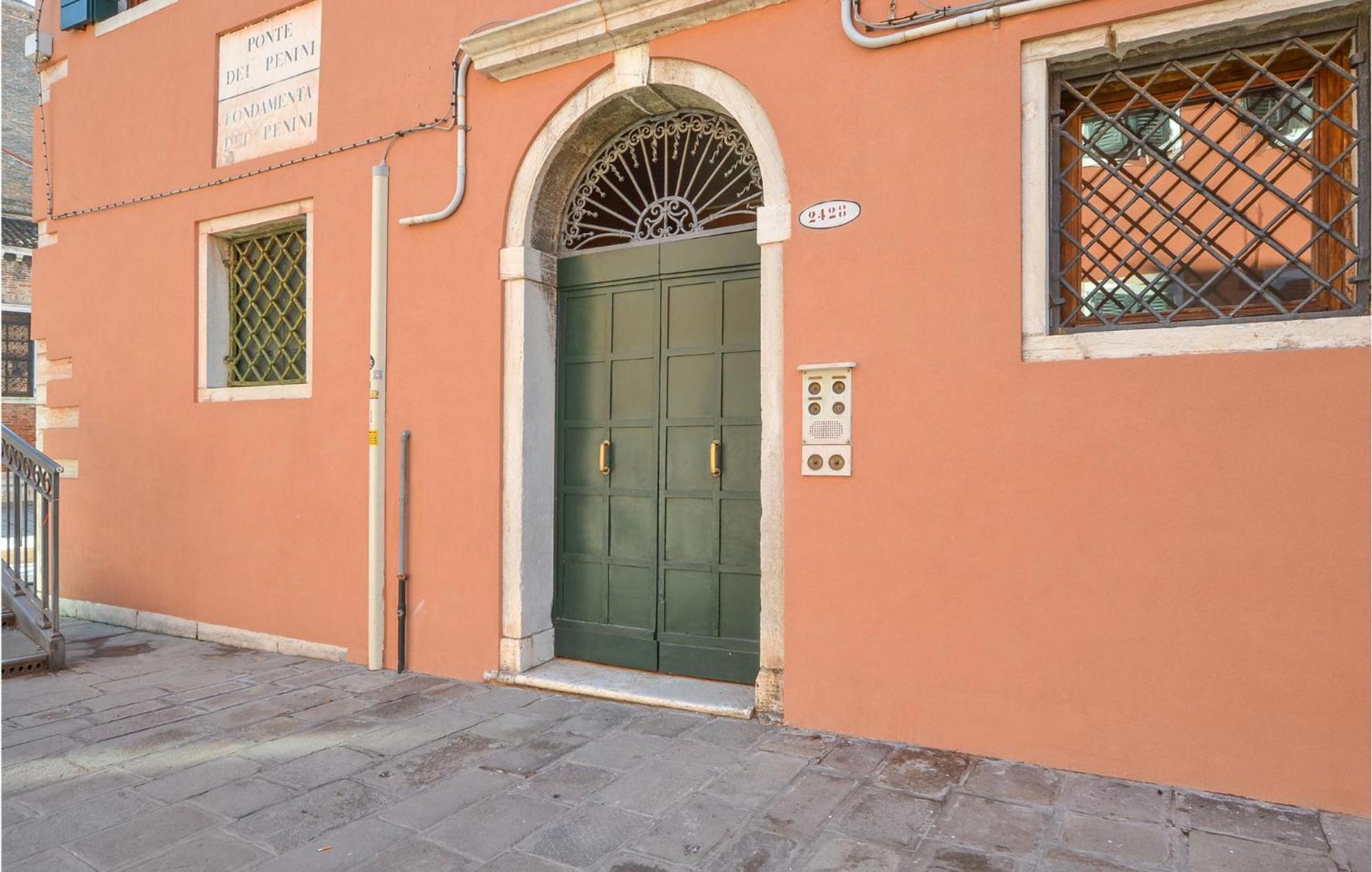 Stunning Apartment In Venezia With Kitchenette Exteriör bild